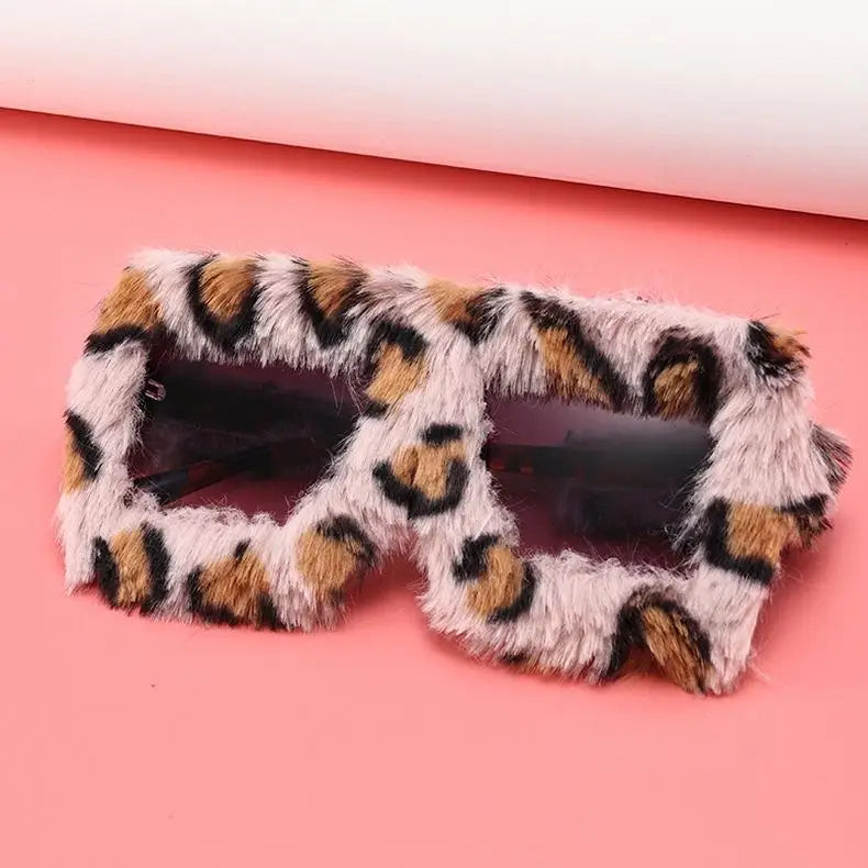 Oversized Square Women Sunglasses New Fashion Furrry Frame Gradient Shades Eyewear Retro Brand Design Winter Sun Glasses 2025