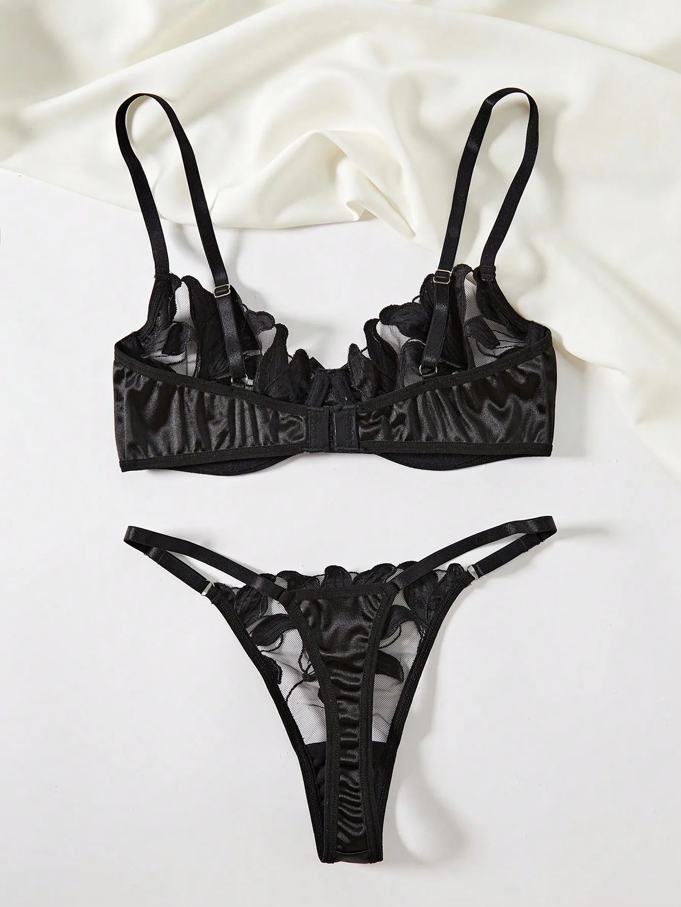 Transparent Floral Two Pieces Exquisite Lace Lingerie Set Ultrathin Bra Briefs Set Solid Exotic Lingerie For Ladies 2024