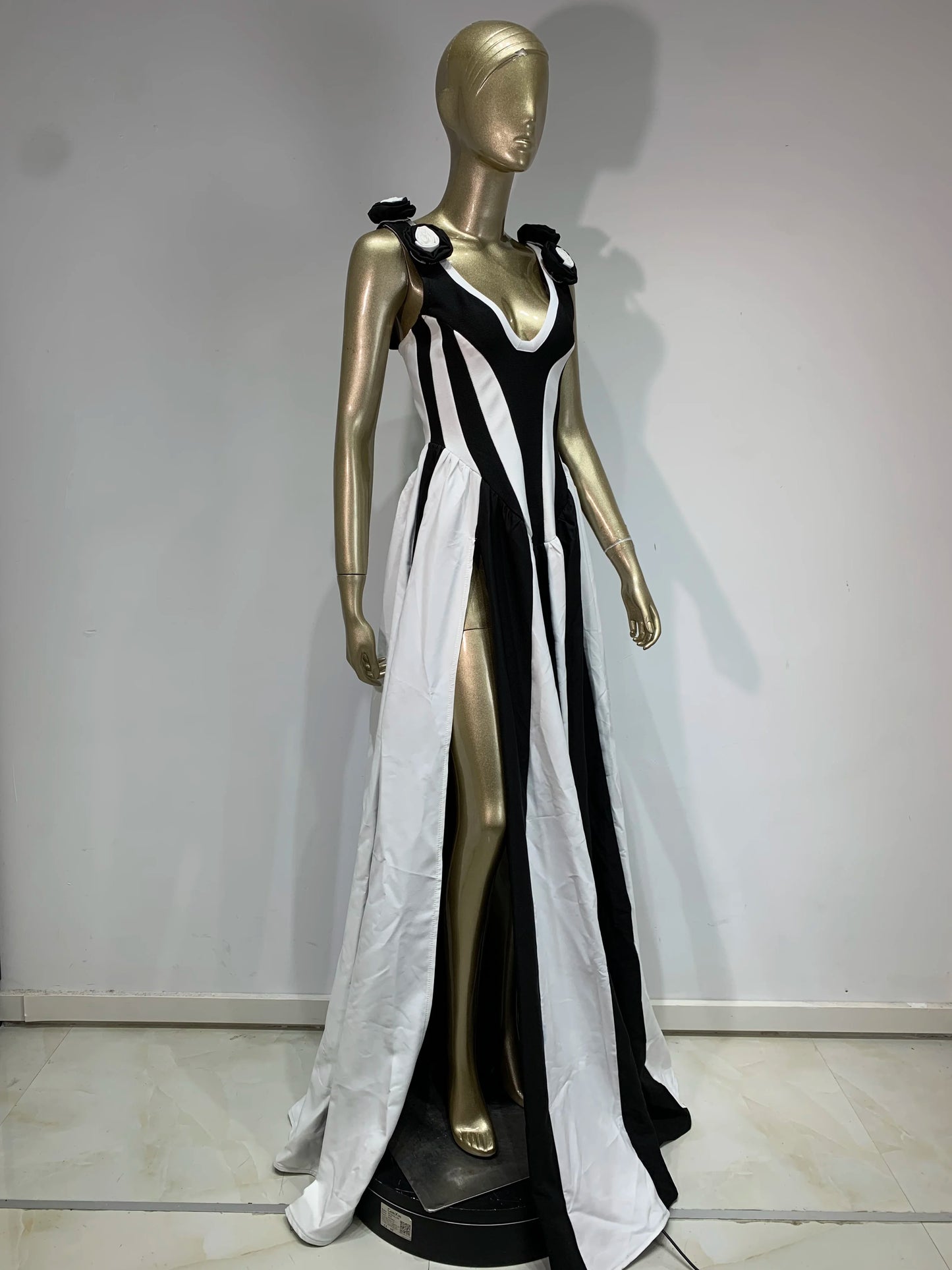 2025 New Spring Women Sleeveless Sexy V-Neck Bodycon Long Bandage Dress Fashion Celebrate Birthday Evening Party Dress Vestido