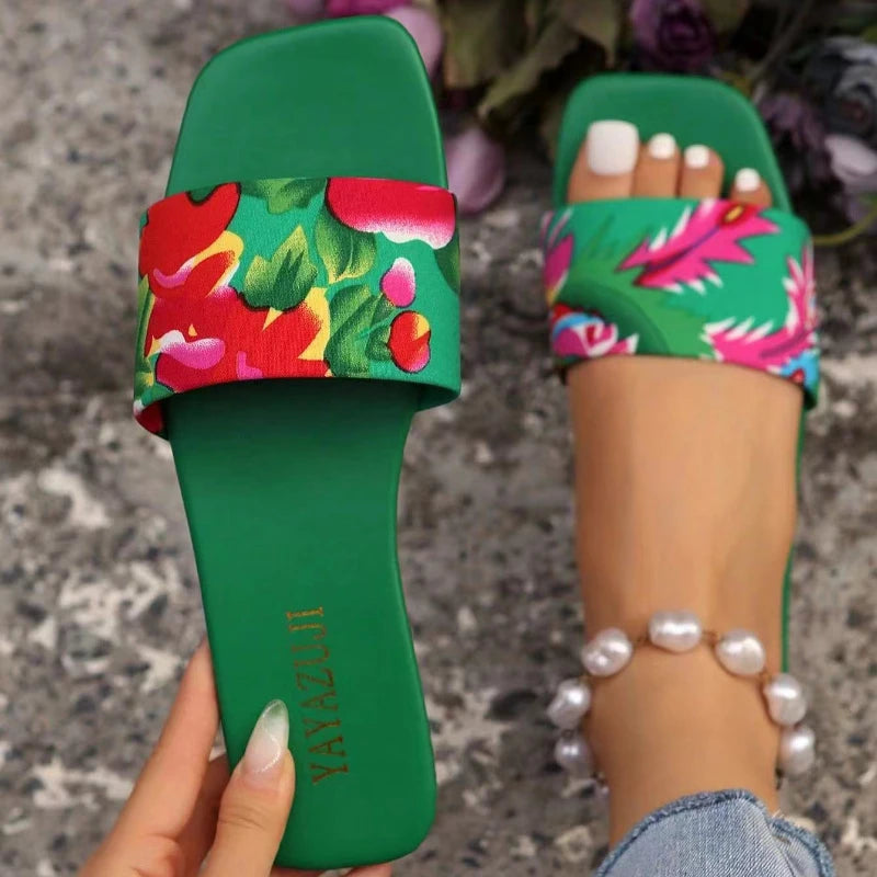 2025 New Summer Women Fashion Flat Street Slippers