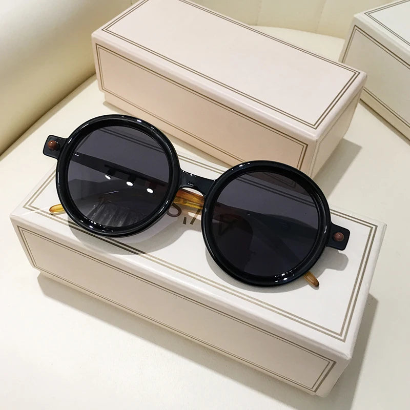 Retro Gray Pink Lens Round Sunglasses Women 2025 Brand Trendy Shiny Circle Frame Men Spectacle Plain Eyewear Shades Sun Glasses