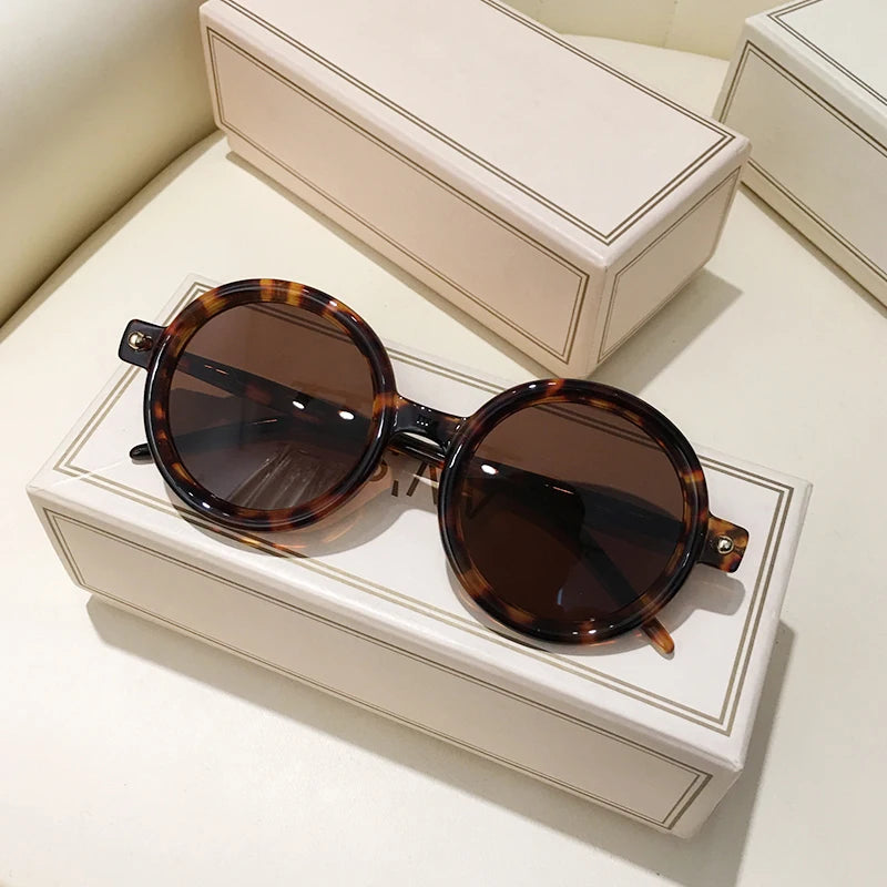 Retro Gray Pink Lens Round Sunglasses Women 2025 Brand Trendy Shiny Circle Frame Men Spectacle Plain Eyewear Shades Sun Glasses