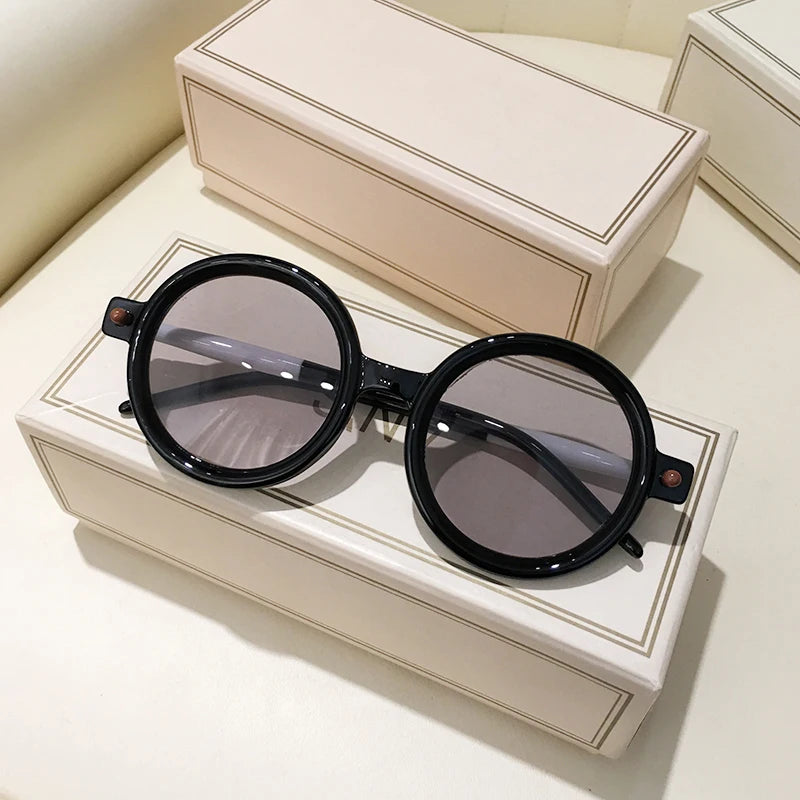 Retro Gray Pink Lens Round Sunglasses Women 2025 Brand Trendy Shiny Circle Frame Men Spectacle Plain Eyewear Shades Sun Glasses