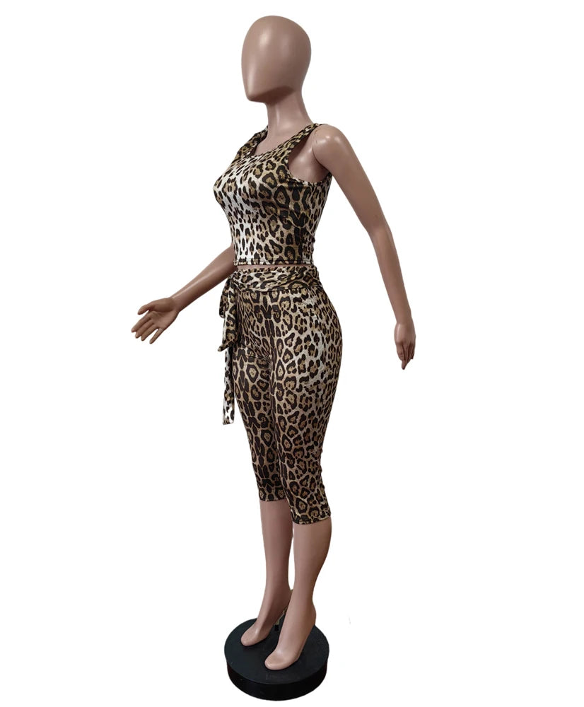 Leopard Print 2 Two Piece Set Women Outfit Sleeveless Crop Top and Shorts Sets 2025 Trendy Sexy Stretch Lace-Up Capri Pant Suit